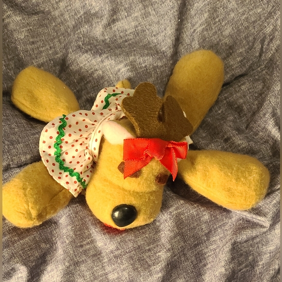 Vintage Hallmark  Rhonda Reindeer - Picture 1 of 3